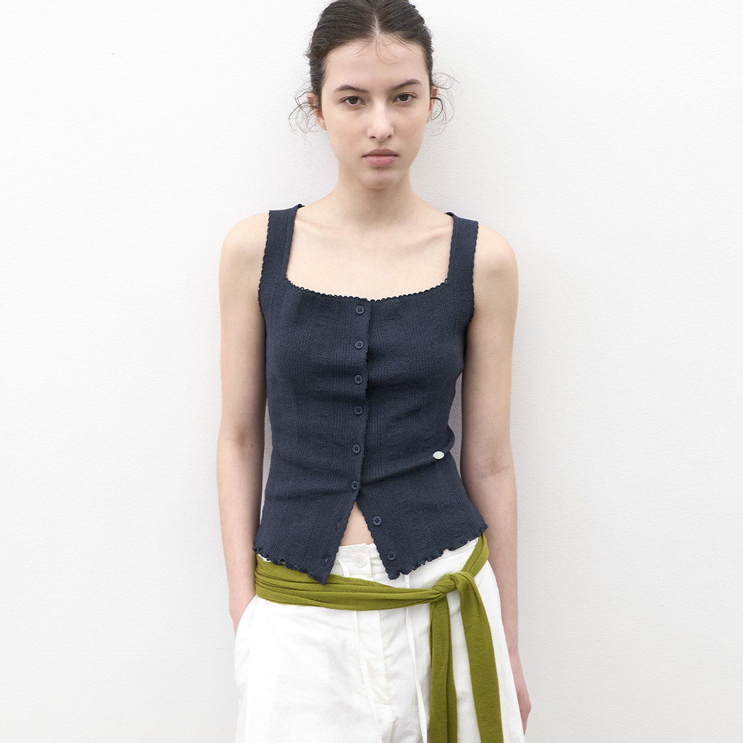 (VT-0285)EYELET SCALLOP DETAIL KNIT VEST