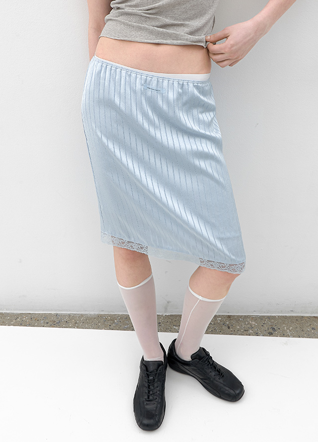 (BL-4425)AN SATIN SET-UP STRIPED TOP S Korea