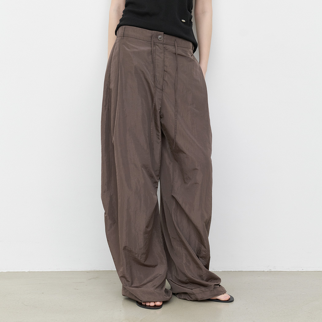 (PT-5798)YU TUCK CURVED BANDING NYLON PANTS