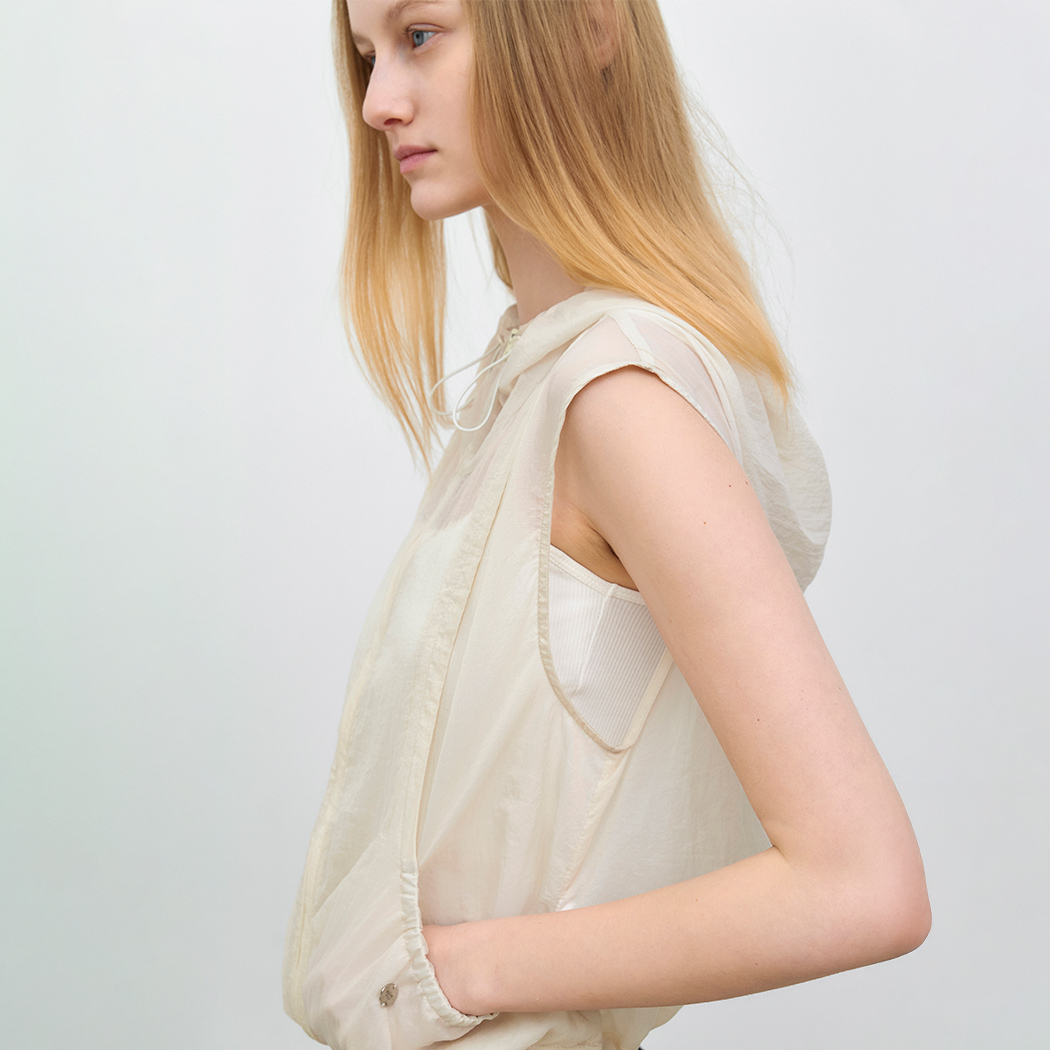 (VT-0286)YU NYLON SHIRRING HOODY VEST