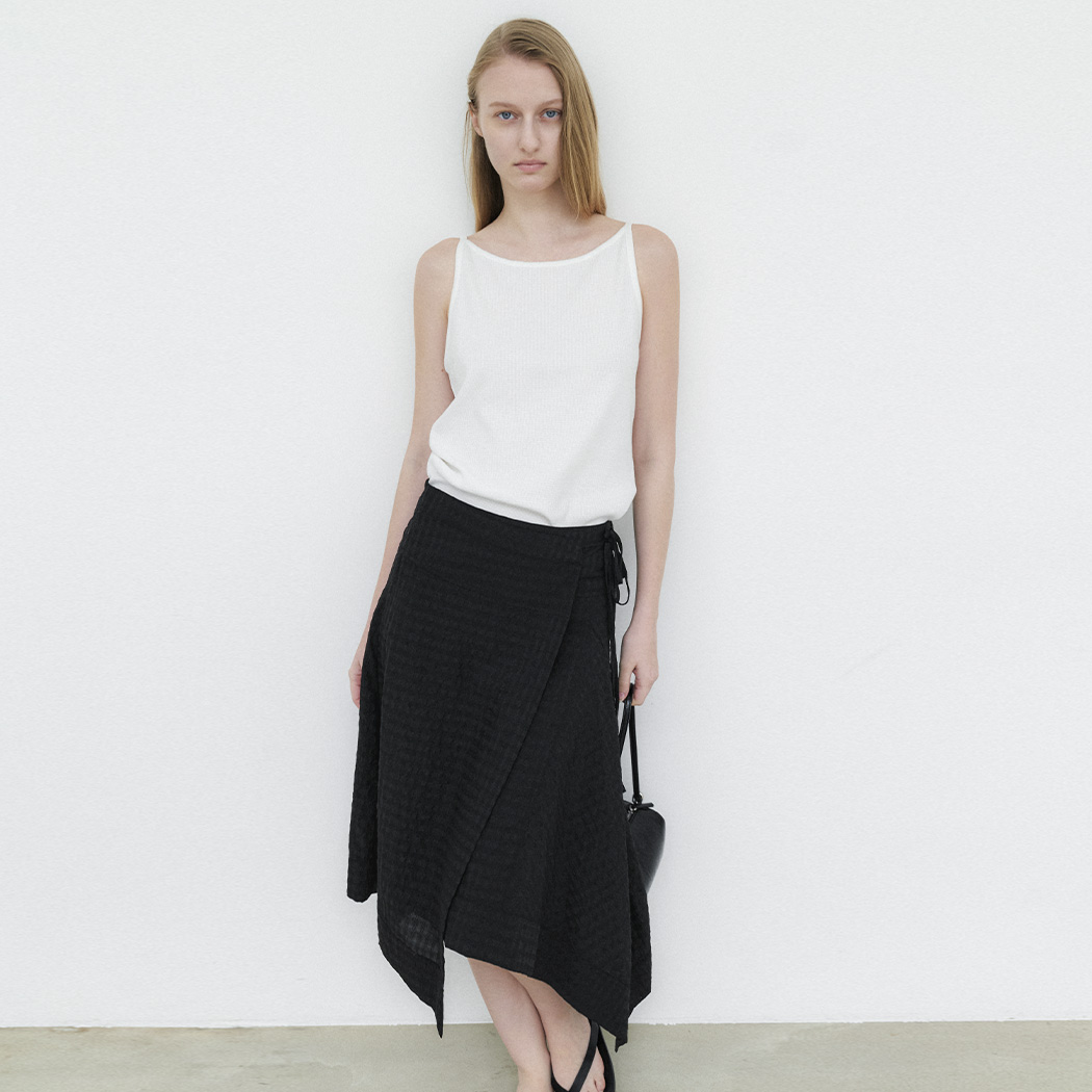 (SK-5075)EMBO CHECK UNBALANCE WRAP SKIRT