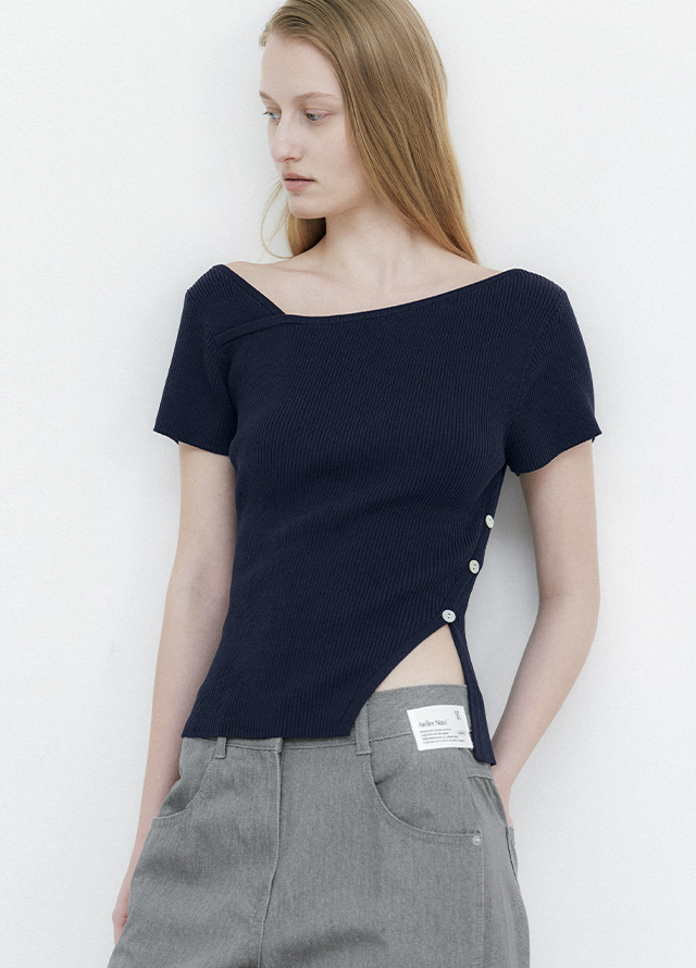 (ZT-6821)ESSENTIAL SQUARE SLEEVELESS TEE Korea