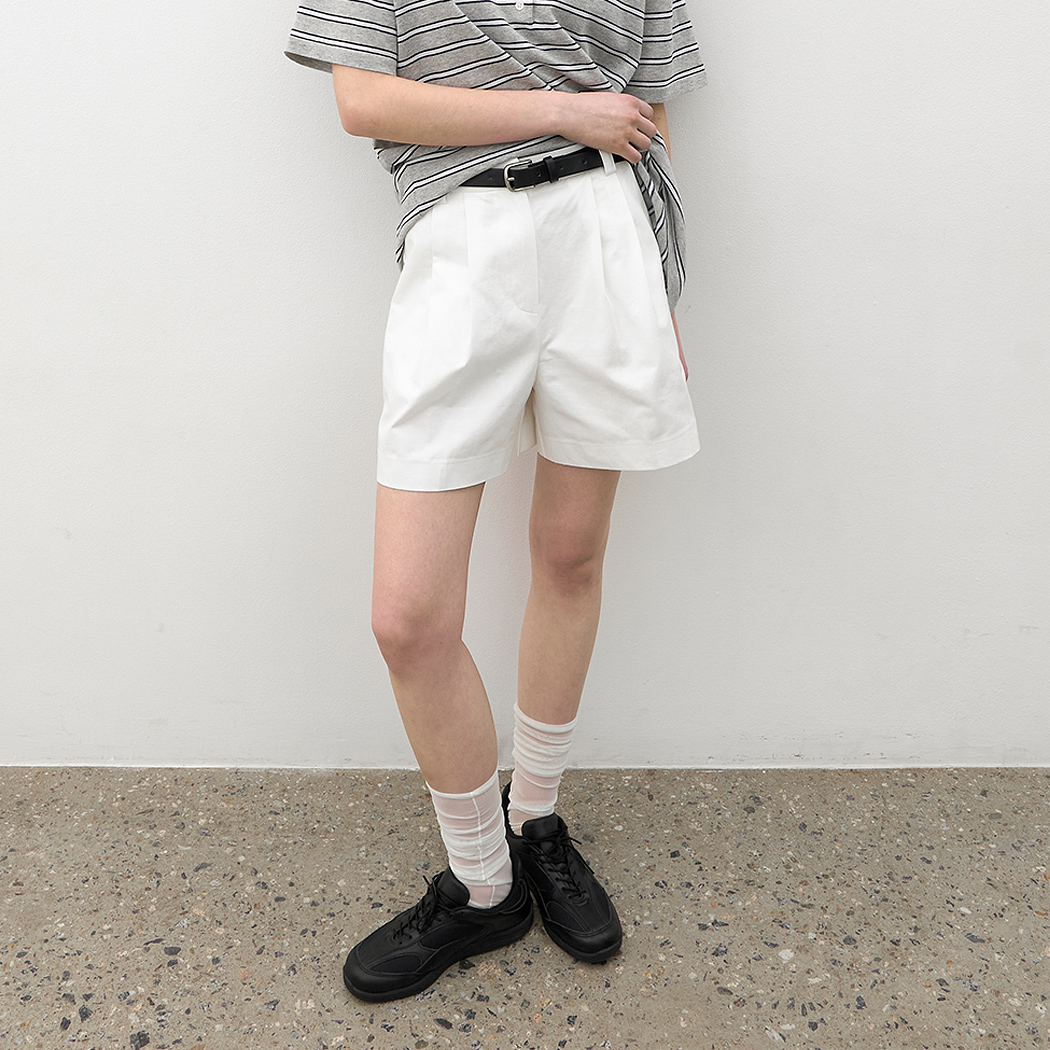 (PT-5797)BELTED TWO TUCK SHORT PANTS S