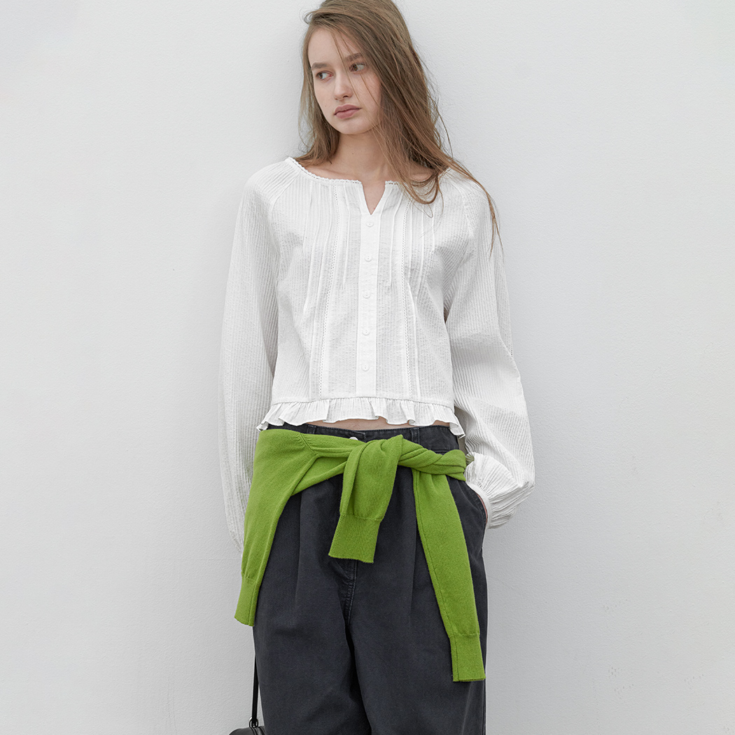 (BL-4439) LACE PINTUCK BLOUSE