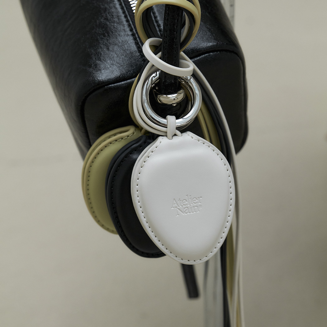 (Z-ETC-2719)ATELIER NAIN GOODS PEBBLE LEATHER MIRROR&SUNGLASS HOLDER