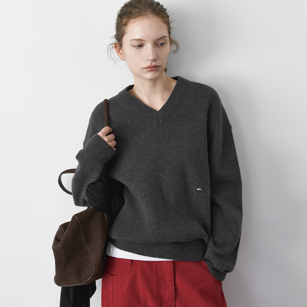 (T-7348)OUTSEAM DETAIL HARD SOLID V-NECK KNIT
