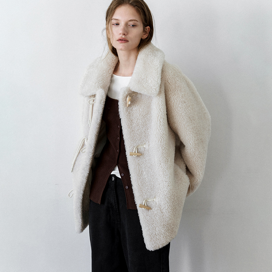 (CT-1504) TOGGLE HALF FUR COAT